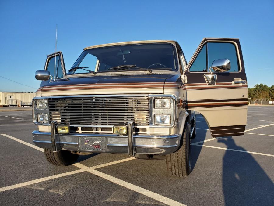  Chevrolet G20 Conversion Van  (CG21305) 1988 года  (фото 115 из 257)